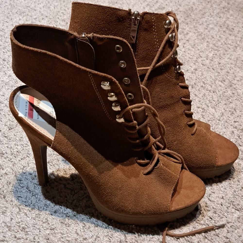 NWT BAR III suede heel boot sandals, size 9, $119.50